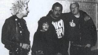 Total chaos Twisted cross