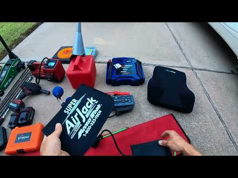 Narzędzia pracy. Narzędzia, które noszę ze sobą, aby skorzystać z pomocy drogowej. #pomocdrogowa #samochód #zróbto_sam #fyp 