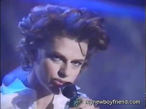 Sandra Bernhard - Cruel War (Peter, Paul & Mary cover)