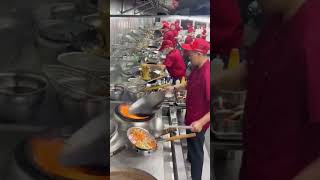 Download lagu Kesibukan di dapur restoran mp3