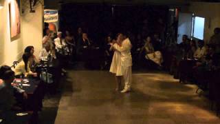 Nany Peralta y Rebecca O'Laoire en Porteño y Bailarin. 1