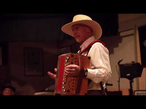 Beim Pfarrwirt played on a Styrian Harmonika at Concert night at the Squeeze-In 2021!