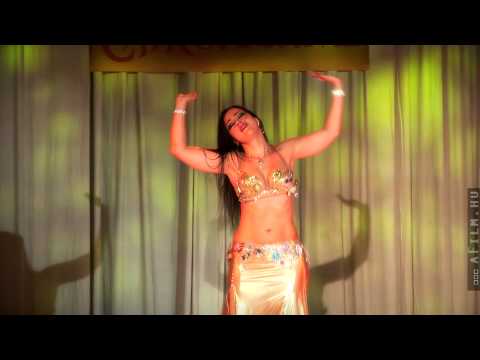 Mercedes Nieto dancing to an oriental song