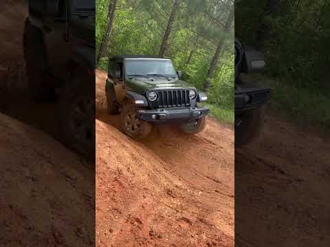 Jeep Wrangler 2021 Willys Limited Slip Differential in Action!