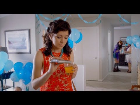 Social Animals (Clip 'Oxygen Bar')