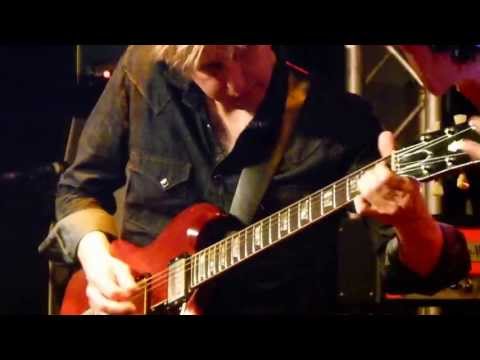 Eric Johnson Up Close Tour 2013 Paris Last house on the block part 5