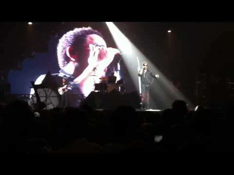 Lenny Kravitz introduces his band - Live in Treviso, Italy  2011