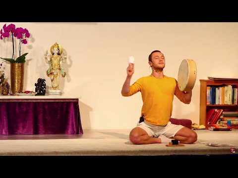 Mittelstufe - "Schamanische Yogastunde" mit Tilman - Yoga Vidya Ashram live - 17:00 Uhr 05.09.2021