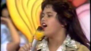 Garota atrapalhada dança Lua de Cristal (Xou da Xuxa 1990)