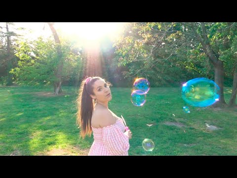 Gina Naomi Baez - Uniqueorn // Official Video