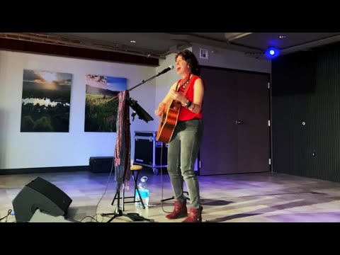 Promotional video thumbnail 2 for Elyse Miller