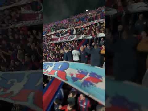 "Espectacular video de La Gloriosa Butteler de San Lorenzo anoche vs Santos por Copa Libertadores" Barra: La Gloriosa Butteler &bull; Club: San Lorenzo &bull; País: Argentina