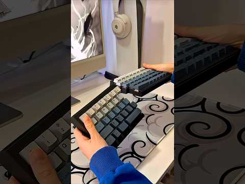 The World's Weirdest Keyboard: It Literally Breaks In Half!🤯 #keyboard #splitkeyboard #weirdtech