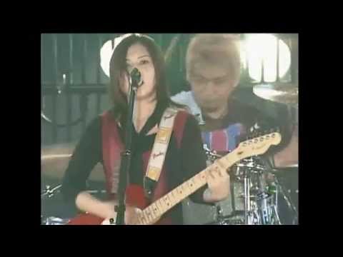 Yui - Rolling Star Live Countdown 2006