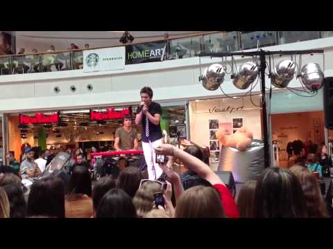 Martin Harich & Marek Masarik - Tančíš sama (cover by Petr Muk) (15.9.2012, Praha-Zličín)