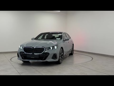 BMW 5-Series 530e - Image 2