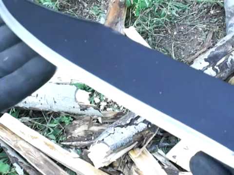 Cold Steel 12" Bowie machete:  Doing the Splits... well!
