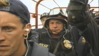 In The Line Of Duty: Ambush In Waco Trailer 1993