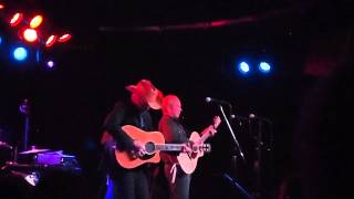 Dave and Phil Alvin perform King of California