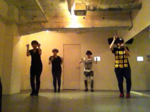 DJ Got Us Falling In Love Again (Only_EXO) @SMTOWN 120820 by EXO-Q (Japanese girls)