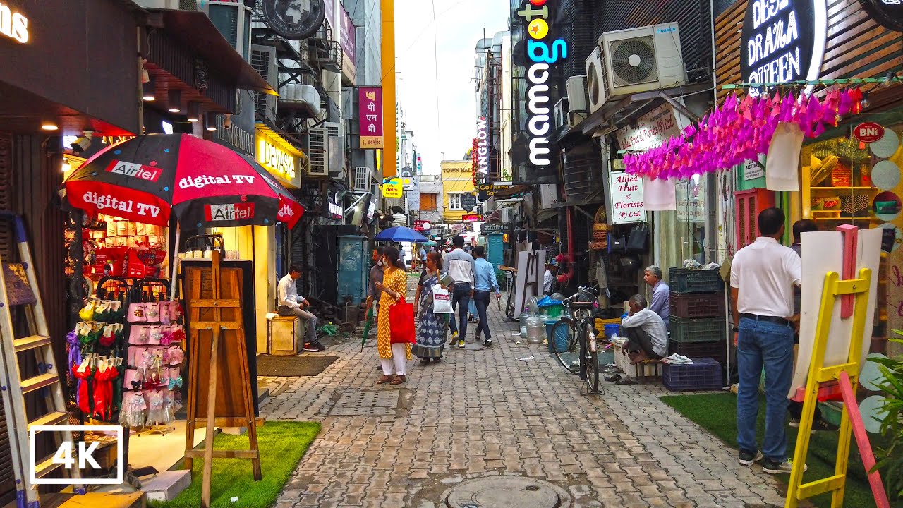 Immersive street-level walking tour through Delhi (Market 31), India, showcasing authentic urban landscapes, local architecture, and the vibrant atmosphere of the city's neighborhoods