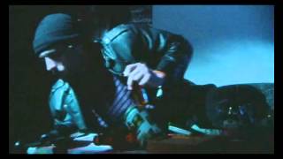 EL ÚLTIMO KE ZIERRE "Amor de cuarto oscuro" - Videoclip oficial