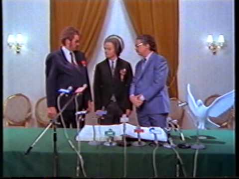 Tolken KLM NRK, the Interpreter, really funny video!!