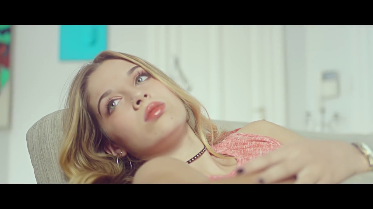 Agus Padilla — Mala