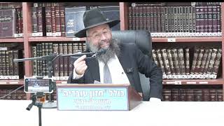 הרב בנימין חותה : הלכות פורים -  מחצית השקל . מתנות לאביונים . (כולל חזון עובדיה) - התמונה מוצגת ישירות מתוך אתר האינטרנט יוטיוב. זכויות היוצרים בתמונה שייכות ליוצרה. קישור קרדיט למקור התוכן נמצא בתוך דף הסרטון