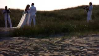 preview picture of video 'Bruiloft van Vincent den Hollander & Tessa. Beachclub Citadel Den Helder 6 juli 2013'