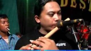 Download lagu OM. RADESTA - SIDOARJO, Cincin Kawin, Lusiana Safara, (Jatikalang-Krian-Sidoarjo, 11 Juli 2010) mp3