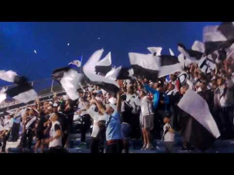 "Recibimiento | vs La gallina del Uruguay | ap17" Barra: Los Danu Stones • Club: Danubio