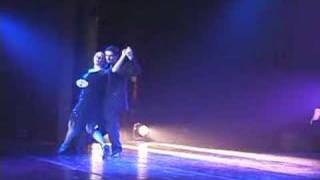 Ezequiel Farfaro y Milena Plebs - Zum