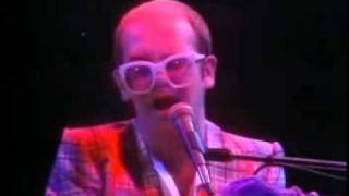Elton John - Someone Saved My Life Tonight (solo live 1976) A Donnie Tranchina Video.mp4