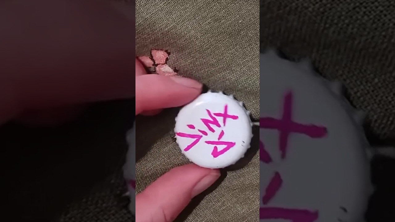 Diy pin with bottle caps tabs and a safety pin #arcane #badge #jinx #arcaneseason2