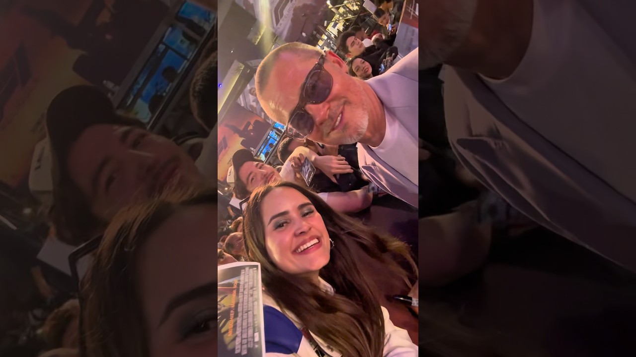 Así logré la foto con Brad Pitt 😍🏎️🏁 (El plan del banquito funcionó 👏🏼) #SHORT