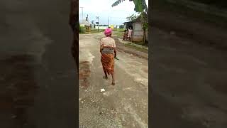 Download lagu 4. Mbah Warni Ngamuk sama Orang Sekampung - Nenek Misuh mp3 Download lagu 4. Mbah Warni Ngamuk sama Orang Sekampung - Nenek Misuh mp3