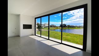 Vídeo 18 — Casa em Condomínio 4 Dormitório(s) Bairro Rossi At