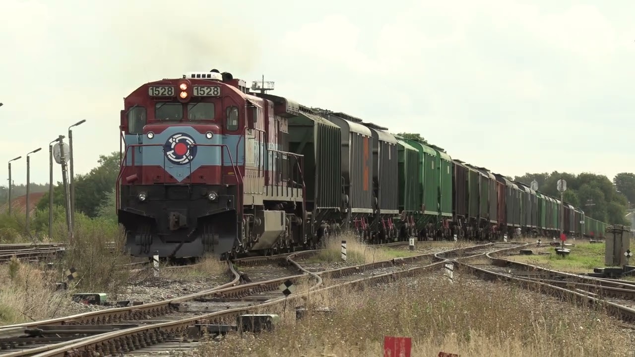 Тепловоз C36-7i-1528 на ст. Маарду / GE C36-7i-1528 at Maardu station