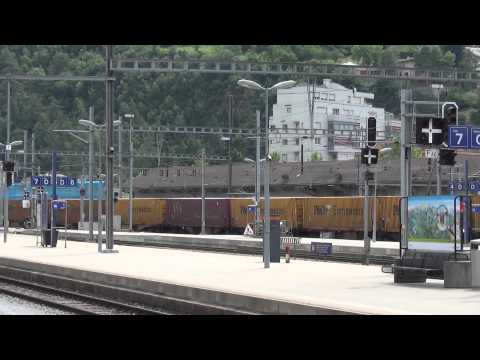 DOPPIA TRAZIONE BLS CON CARRI MERCI ARRIVA A BRIG (CH) 22 - 6 - 2014.