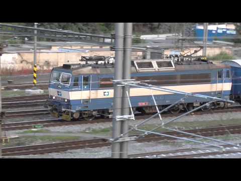 363.066-2 ČD Cargo odjíždí s vlakem Nex 55055 ze stanice Olomouc