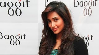 Exclusive - Jiah Khan's Last Interviews & Public Appearance Before D€ATH video