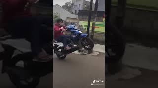 Download lagu TikTok Hujan Badai Angin Ribut mp3