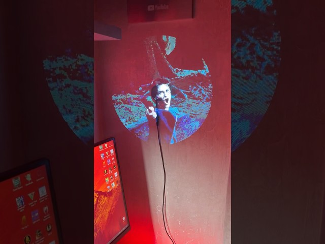 Vídeo relacionado con 3D Holograma Fan WiFi Projector, 3D Publicidad Máquina con 48 LEDs Control Remoto Altavoz Integrado Tarjeta de memoria para tiendas Lugares Oficinas Restaurantes