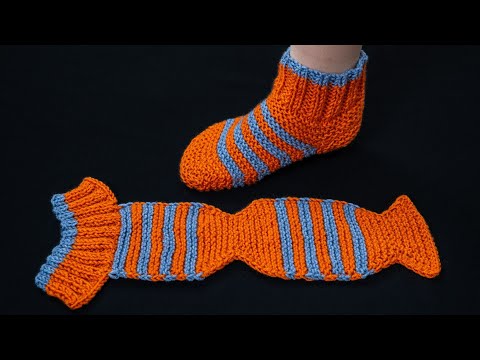 Simple knitted slippers with one swatch!
