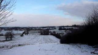 preview picture of video 'Snowboarding on Burnaston Hill, Derbyshire'