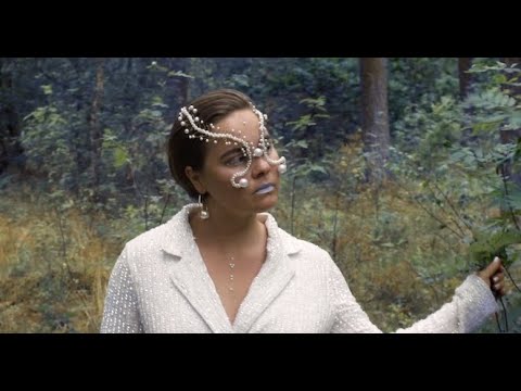 download lagu mp3 mp4 Moonbee, download lagu Moonbee gratis, unduh video klip Moonbee