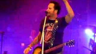 Gary Allan -- &quot;He Can&#39;t Quit Her&quot;
