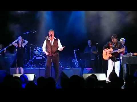 MONTI BETON - Sein Köpferl in Sand