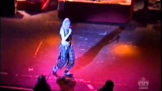 No Doubt - Live in London, Brixton Academy, June 27th 2002 - 12 - Detective